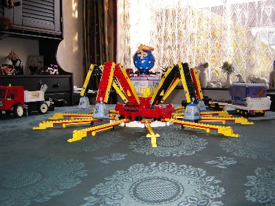 daarna worden de podiumdelen weggelegd.